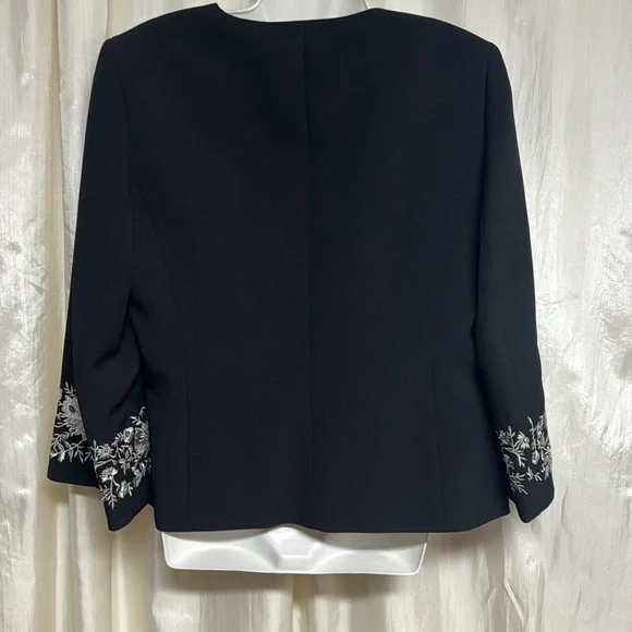 Kasper Black blazer embroidered - Picture 3 of 8